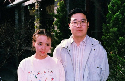 1997年的一天，宋丹丹给英达打电话：“我有外遇了，咱们离婚吧。”英达立马就答应