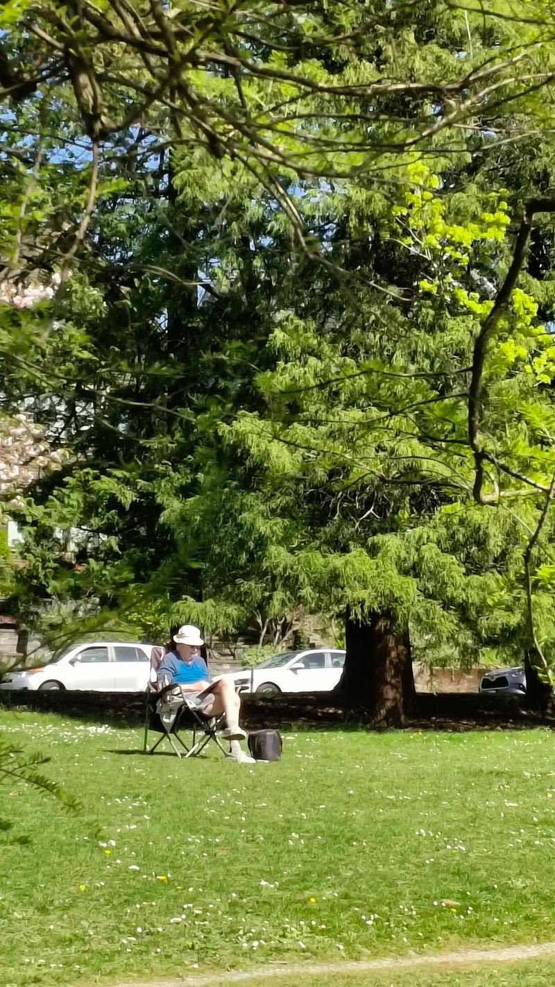 退休后，什么才是不露富的安居生活？身体还刚刚的，别说大病了，就连小病也不会找上