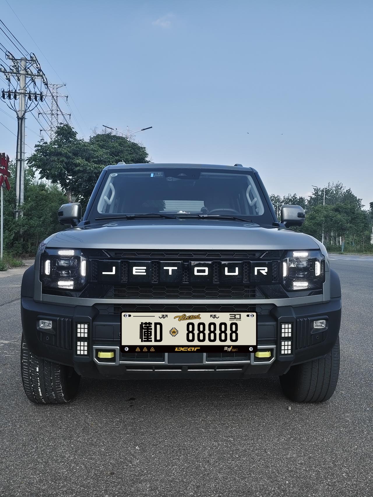 去年八月，我把这台方盒子造型的捷途山海T2开回了家。转眼一年过去，它已经陪我走过