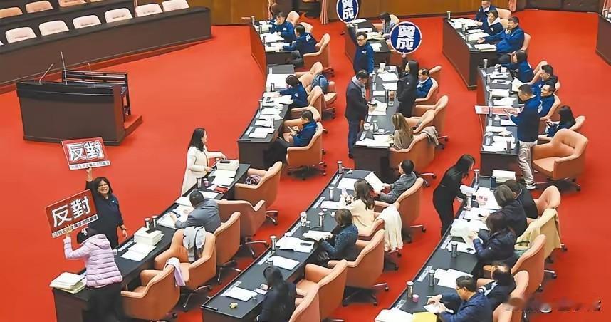 台湾绿营立院“谴责大陆解放军军演”提案被否，46:56输得明明白白！今天（1
