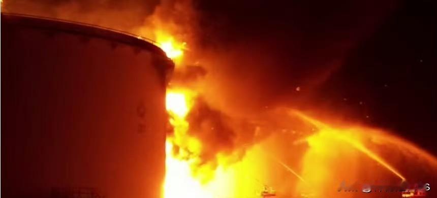 12月25日夜间：乌克兰无人机的圣诞节礼准点送达奥伦堡天然气处理厂，保安瓦西里签