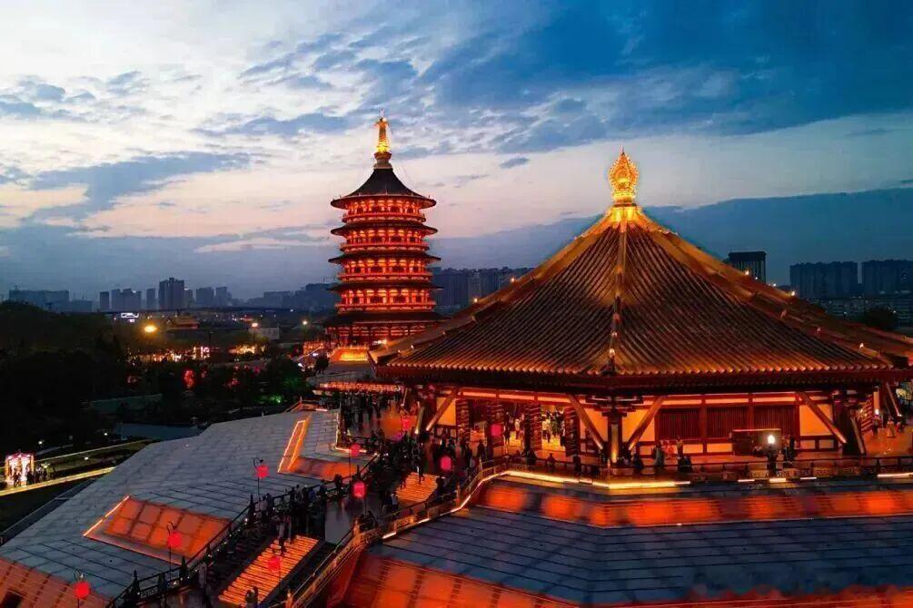 寻美河南洛阳揽盛唐气韵，开封藏大宋烟火，两座古都一脉相连续写中原文明。走龙门赏石