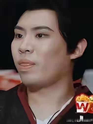 你一个搞鉴宝的博主，为啥要开美颜呢？说实在的，我感觉他的鉴宝都是剧本还有擦边！