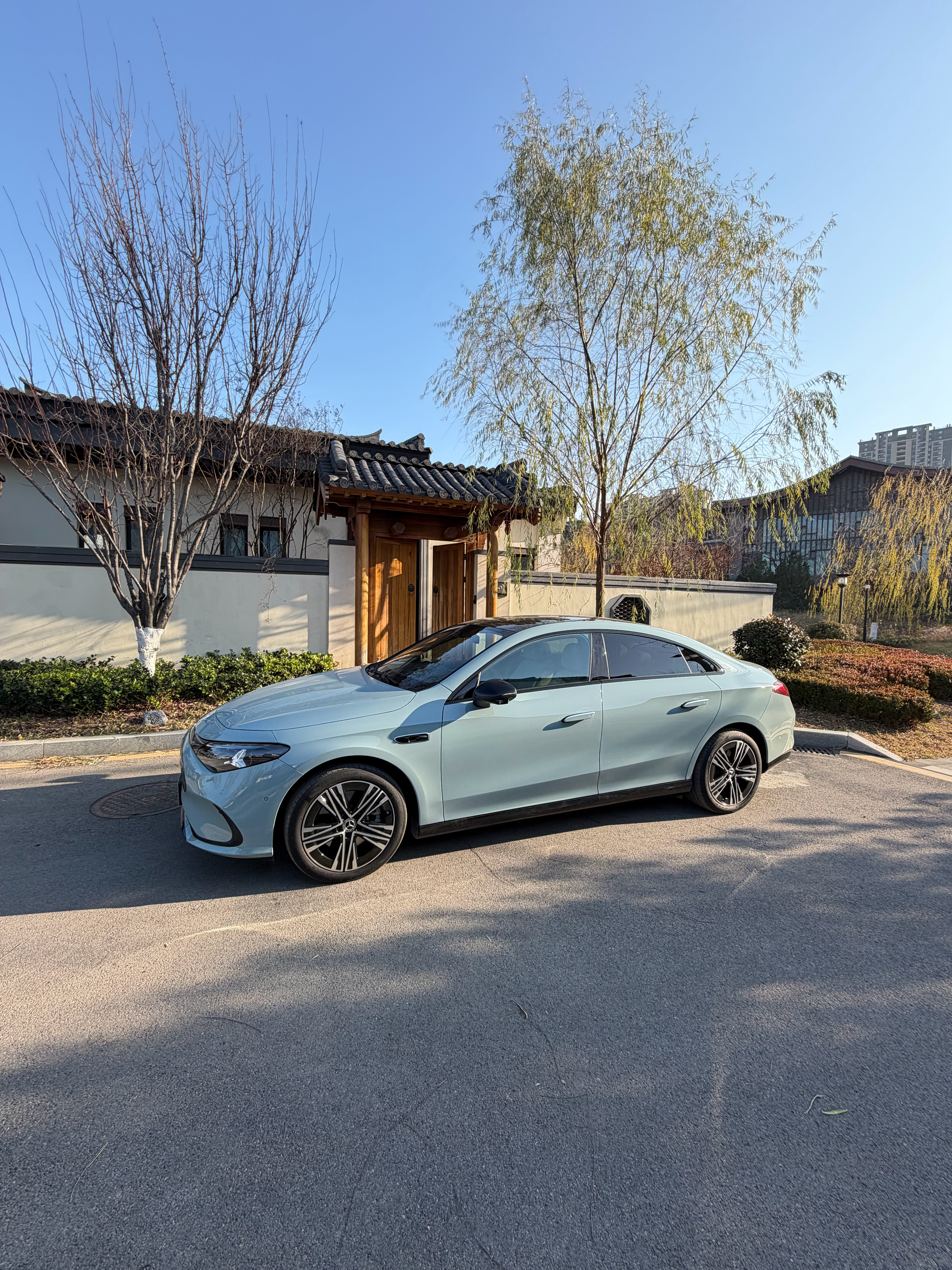 Roomtour一下，194平米带前后院的小独栋，唯一缺点就是没有办公桌