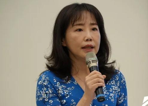 在郑丽文的授意下，尹乃菁修正了表态！赖清德窜访泡汤，尹乃菁第一时间对此回应称，对