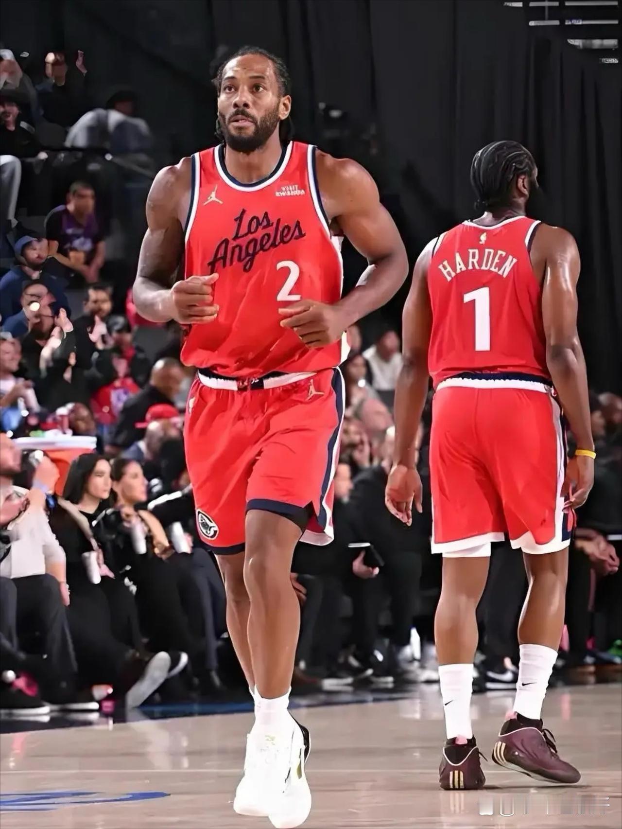 前二十场联盟倒数第一，后二十场联盟正数第一，快船真是奇葩！为了解决问题，