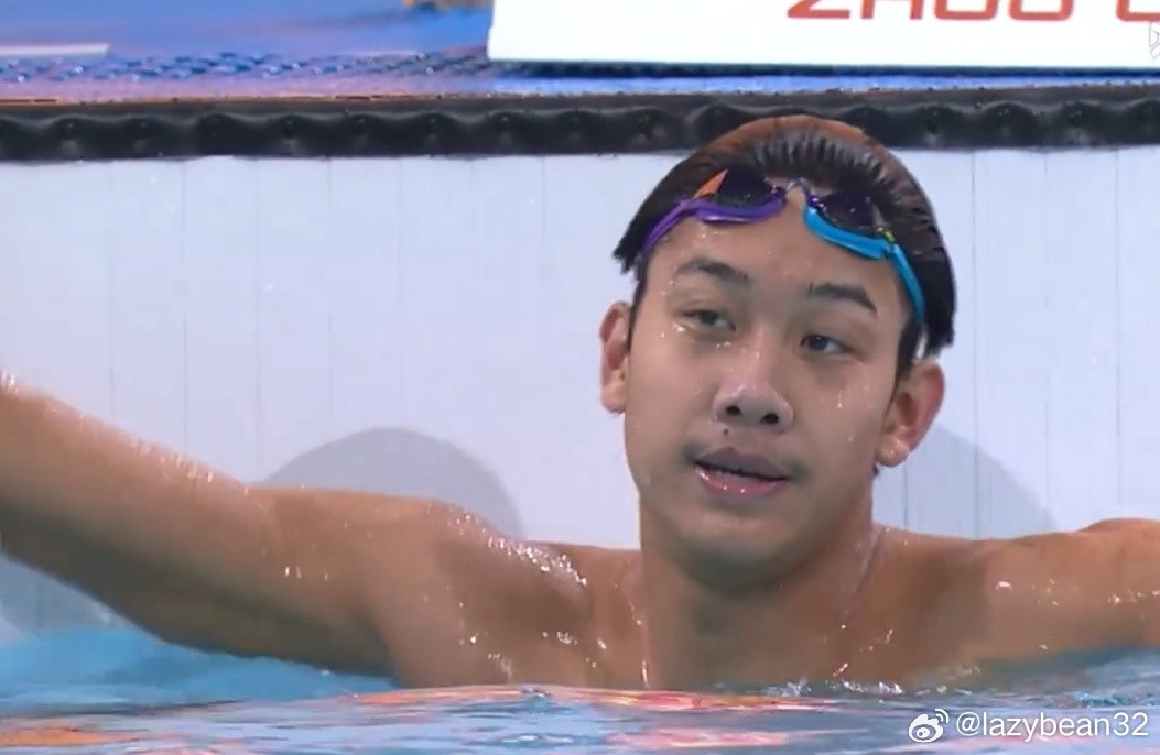 四冠王！张展硕800米自由泳7分44秒45刷新PB，击败德国名将马滕斯2026中