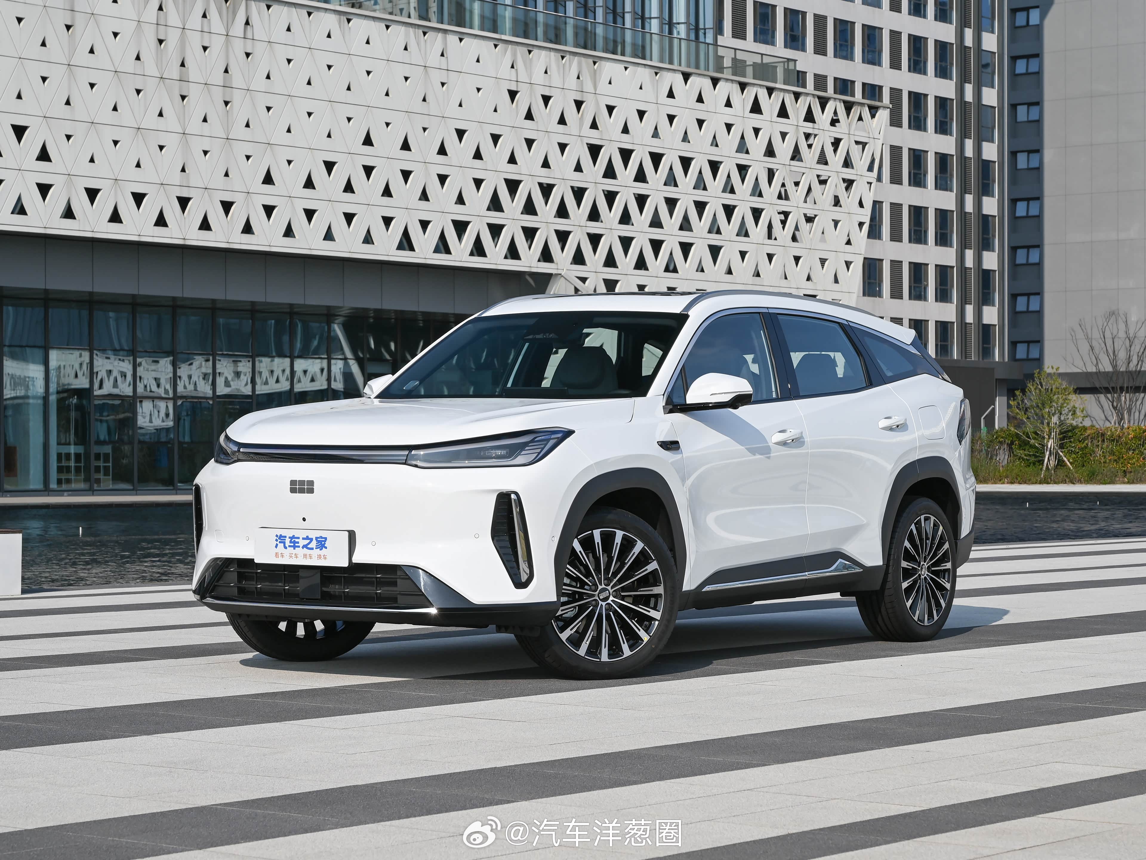 吉利银河M7首发亮相，1.5L插混动力+千里浩瀚H3辅助驾驶插混紧凑级SUV车