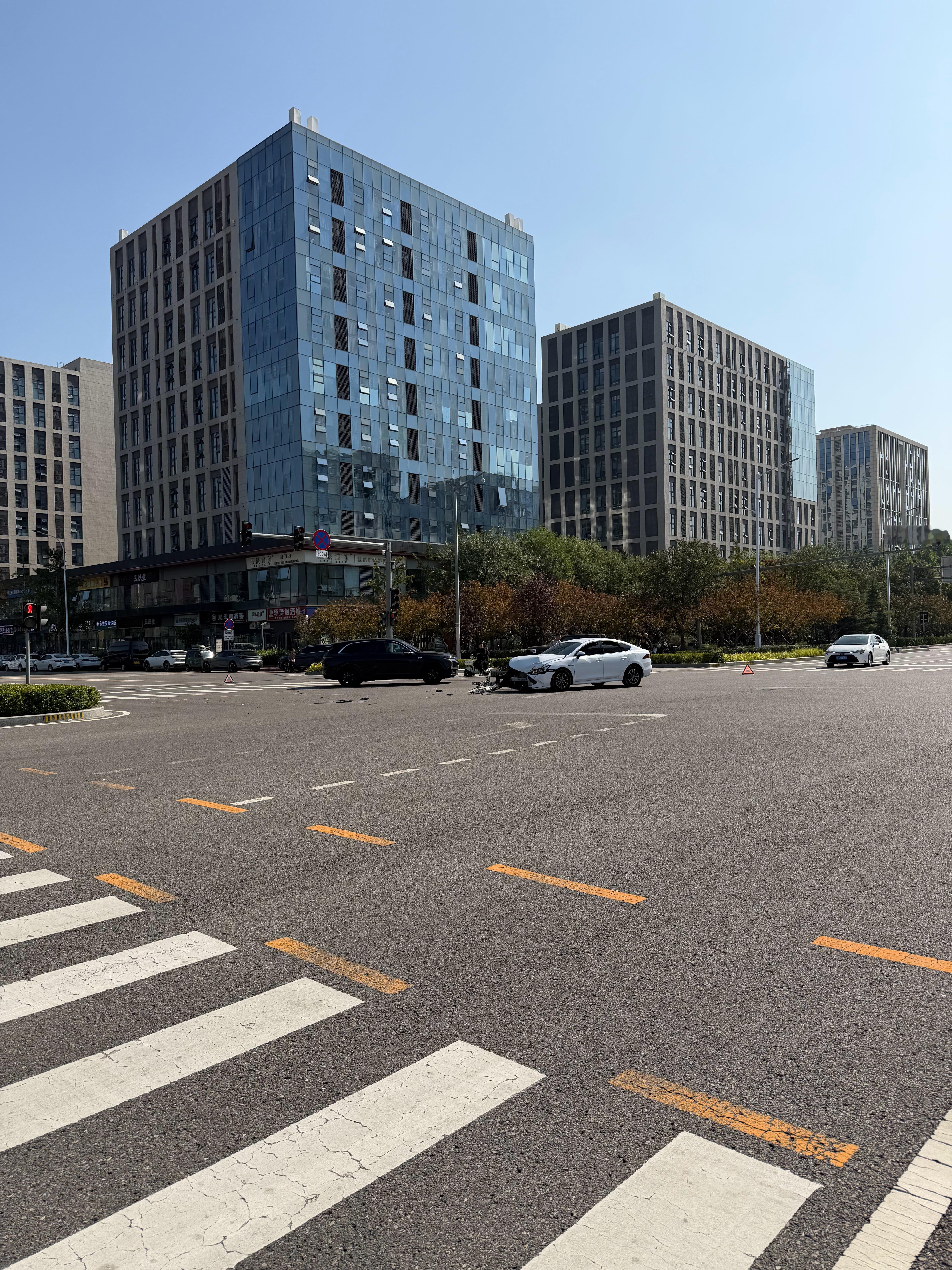 理想这么硬的吗……这咋撞的啊，没想明白碰撞过程[捂脸哭][捂脸哭]​​​
