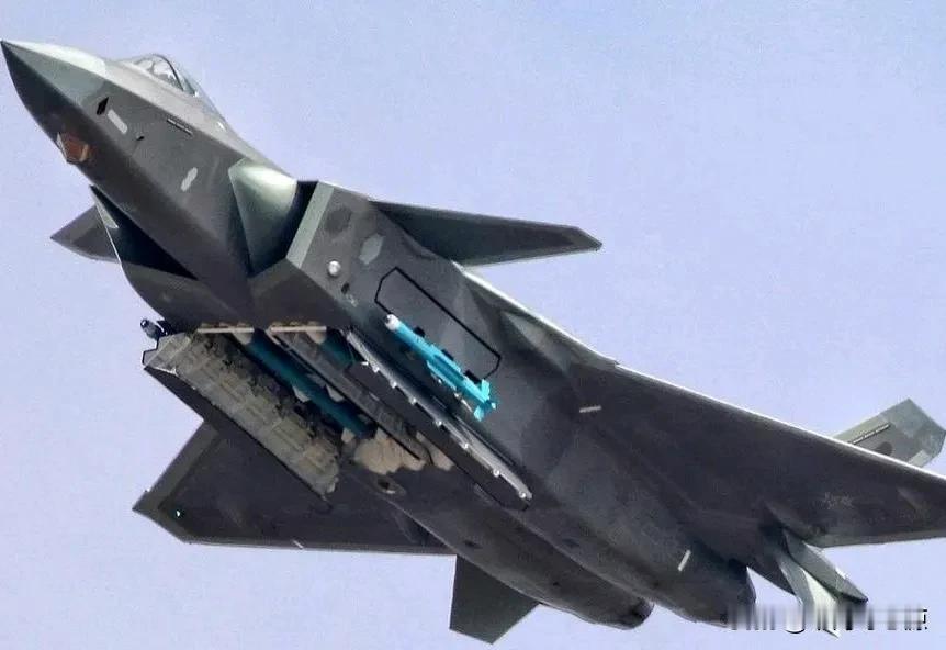 歼-20S：重塑西太平洋电磁对抗新格局中国空军歼-20S电子战型的正式亮相，