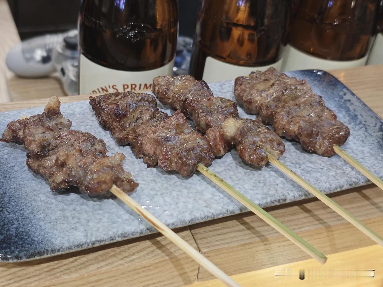 今日随手拍晚上，跟夫人出去小酌一杯。