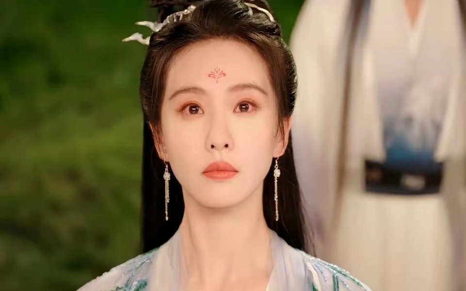 我有预感​刘诗诗一定是遇到大事了​难道没有人发现刘诗诗的这几部剧都拍的挺突然的吗