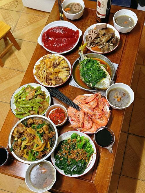 一顿饭，红姨决定Pass掉这个准女婿红姨的闺女昨天把相恋了两年的小伙带回了家，