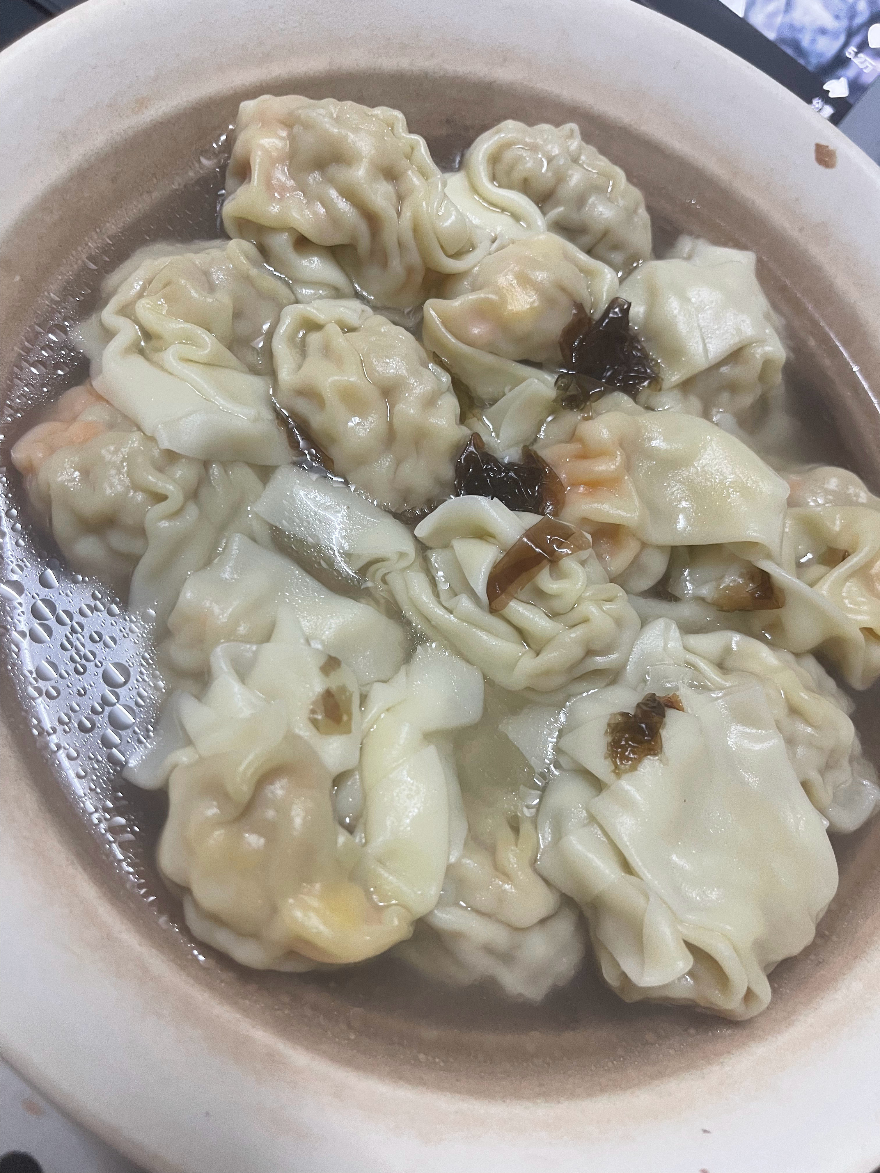 晚餐三式云吞，感觉煮多了