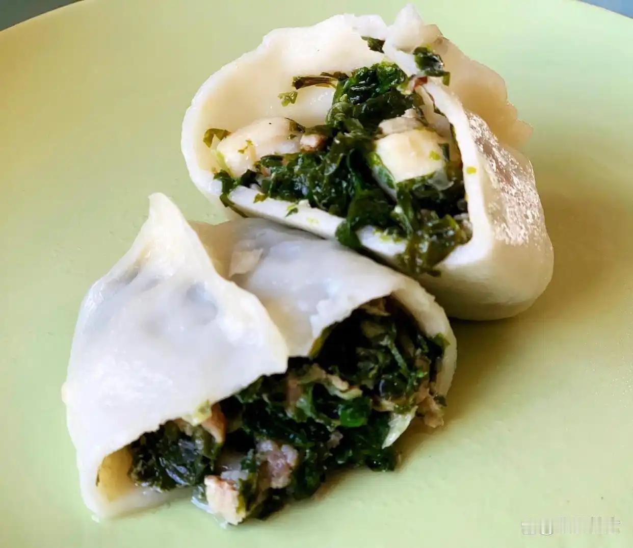 辽宁大连旅游，美味早餐真的好好吃！大连早餐推荐：1、海菜包子、老式咸豆腐脑+