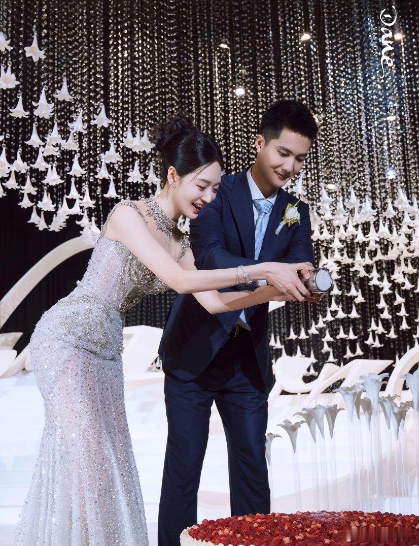 俊男靓女！摄影师分享CBA前锋朱松玮与车模洪嘉悦在婚礼上的美好瞬间​