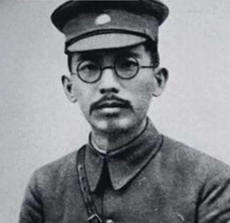 1927年11月，唐生智手下的师长张国威劝他下野，唐生智不动声色，将张国威骗到官