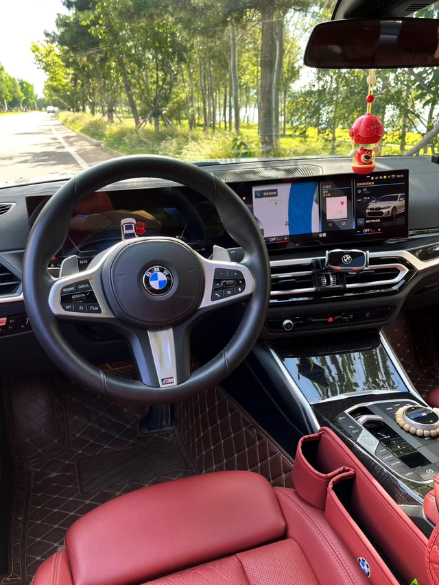 23款宝马3系的帅气方向盘●车辆信息🚗🚗23款宝马320li，四门五座三