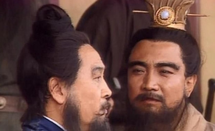 公元199年，曹操俘虏陈宫，在执行死刑前戏谑地问他：“你死后，你的妻子怎么办呢？