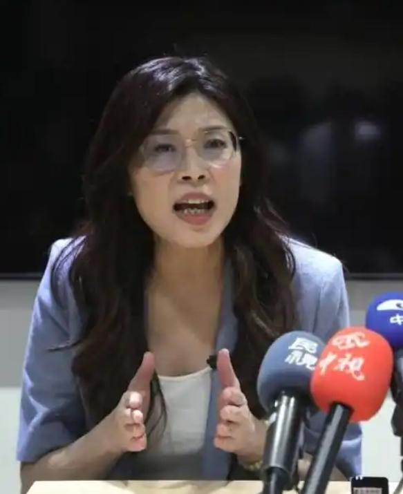 就在刚刚，台“国民党”突然发布声明，1月9日，针对郑丽文积极访问大陆意愿；近