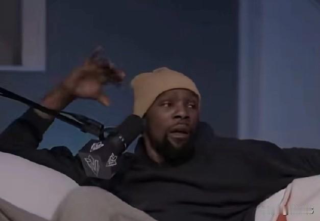 永远不满足现状！杜兰特谈詹姆斯：“勒布朗这个家伙。”“他的技术一直在精进