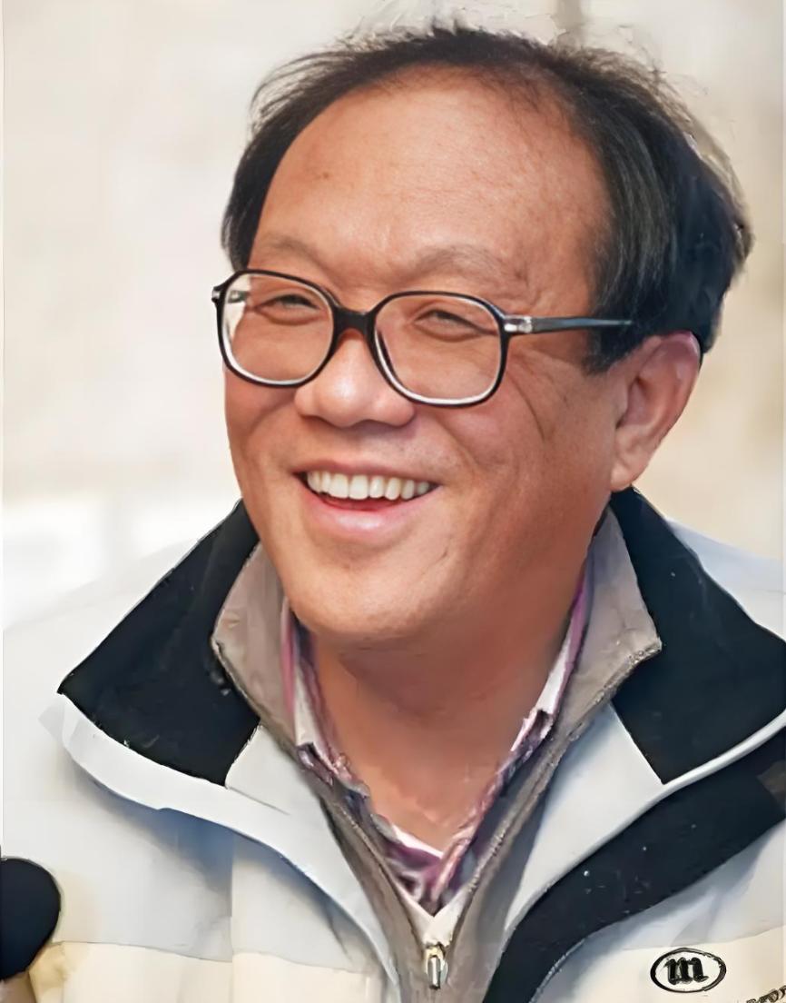 2010年，作家史铁生突发脑溢血，医生问他的妻子陈希米：“救不救？”没想到陈希米