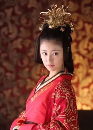 吕太后决定释放一批宫女，赏给各诸侯王。有个宫女为了离家近，拿出重金贿赂太监，谁知