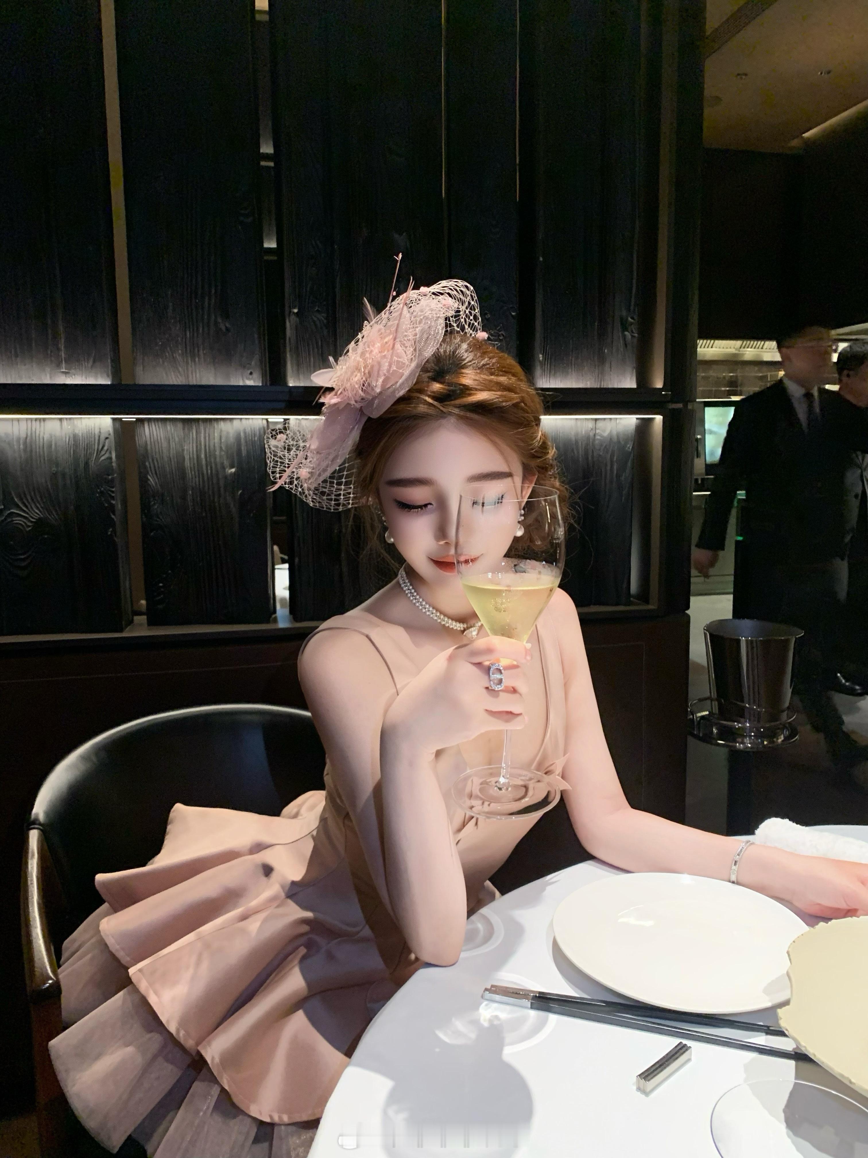 ♥︎ʜᴀᴘᴘʏʙɪʀᴛʜᴅᴀʏᴛᴏᴍᴇ♥︎人生两大乐事：爱美和搞钱愿你