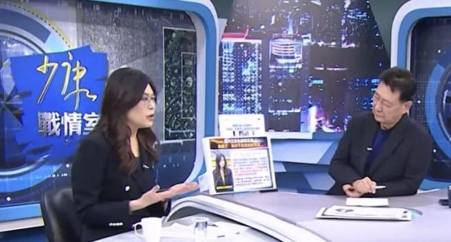 赵少康总算放下架子，给郑丽文做了一个专访，可以说，这是赵少康跟郑丽文真正合作的重