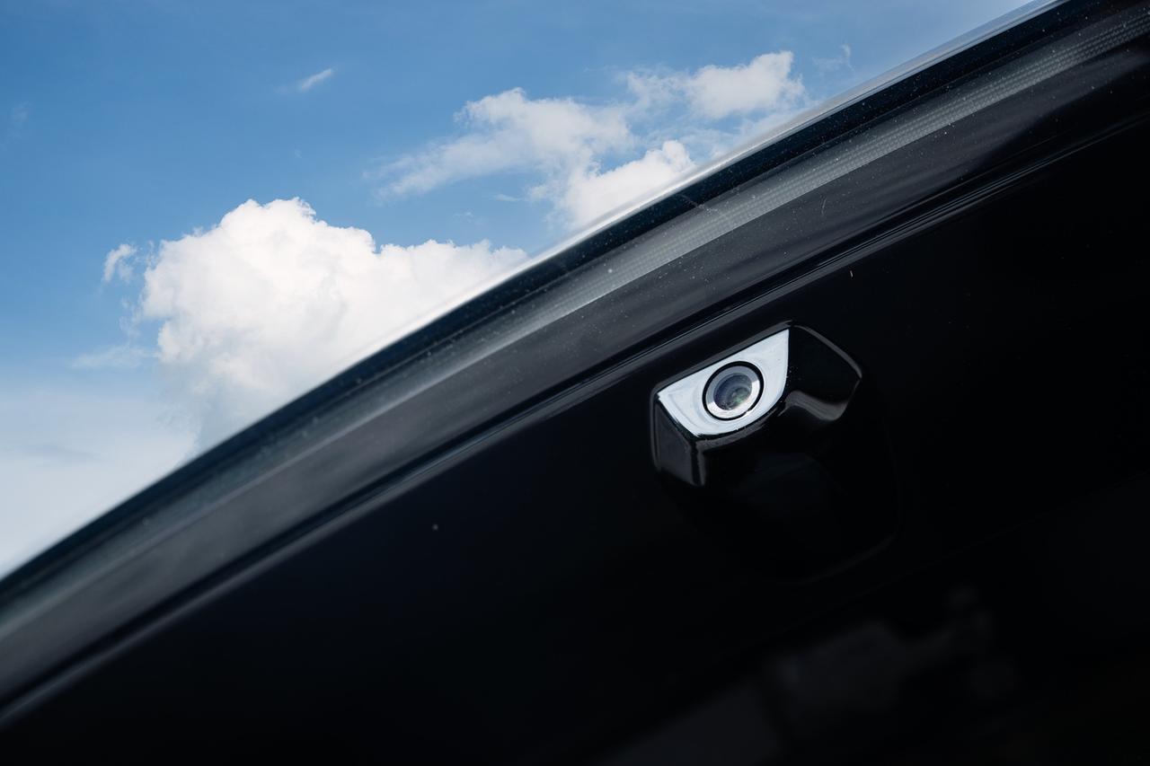 试驾了五款同级车后,我明白了全新问界M7为啥能卖4万台最近为家里换车,我试驾了