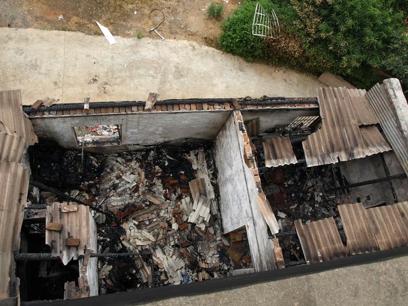 成都这事儿太让人无语了。40岁的李某某，4月14日晚在火锅店喝了酒，就开