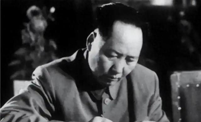 1972年，中日建交谈判桌上，日本代表递上1200亿美元战争赔偿清单，没想到主席
