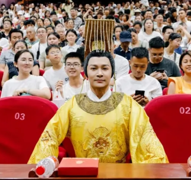 难怪郑国霖去西安千古情跳舞！不是一天600赚太多，也不是跳舞欢乐多，而是短短