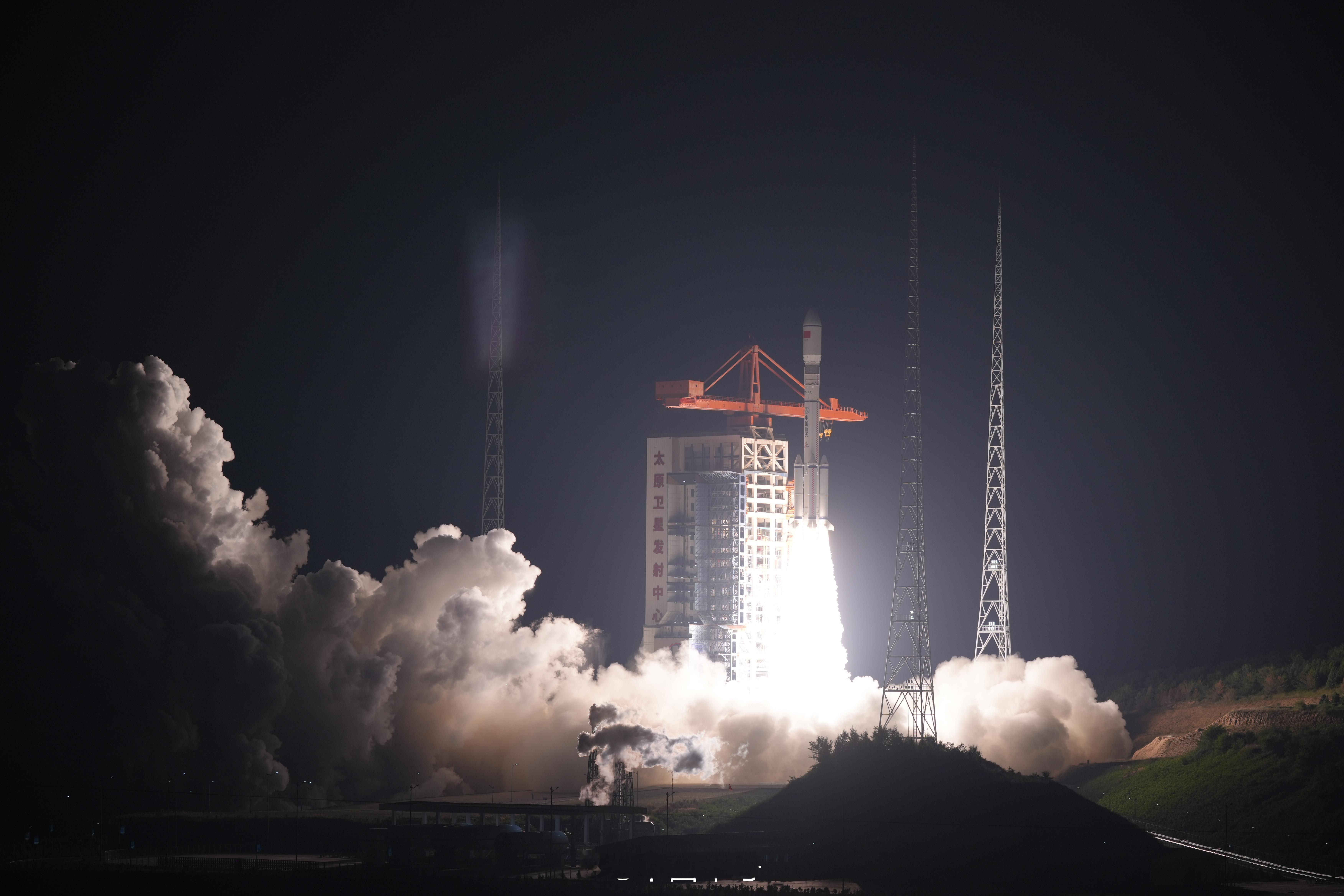 【我国成功发射卫星互联网低轨卫星】中国军号太原8月17日电李宸、记者李伟欣报道
