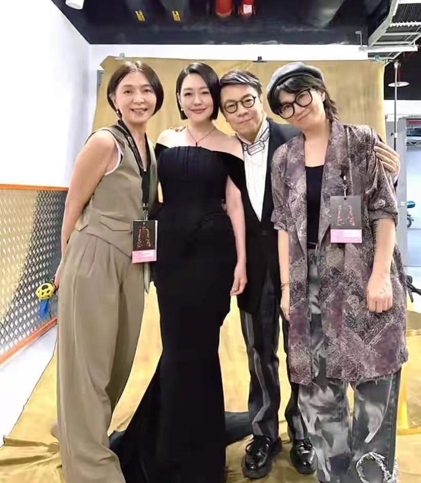 小S的漂亮登场，她如愿了，真的是太厉害了，她自己也知道，后面的日子，她自己会恐惧