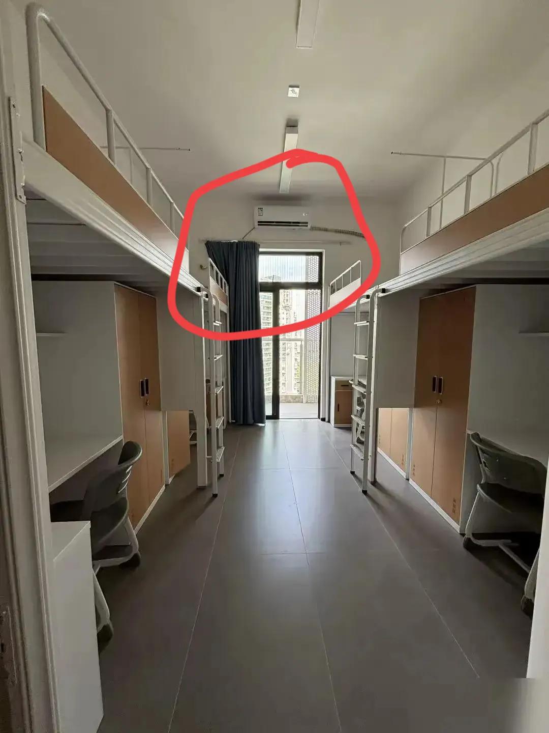 8月大学生在家呆了一个月，空调24小时不带停的，一块钱一度电，电费直接整到了30