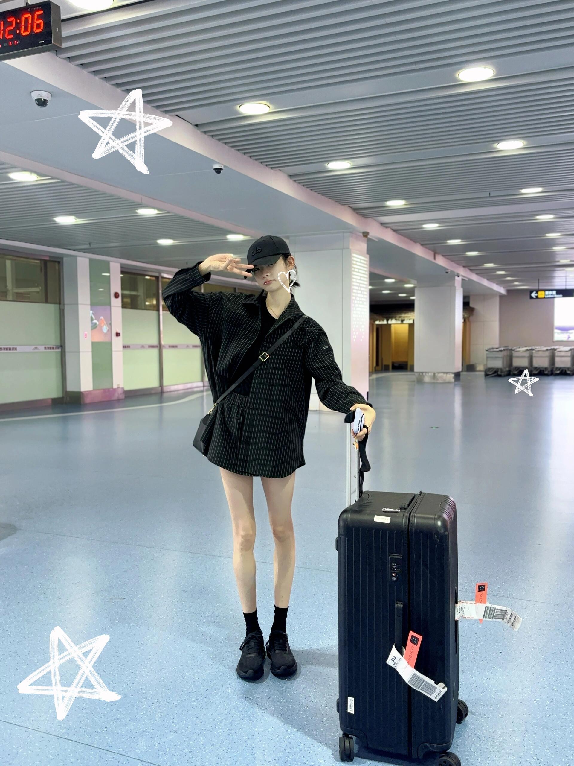 张艺凡随地大小拍🙌🙌​​​