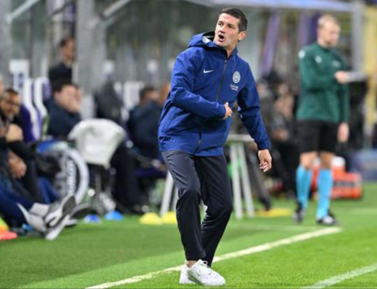 因为感冒，请假两天，也睡俩好觉。所幸是FIFA比赛日，国米估计也没啥新闻。顺便