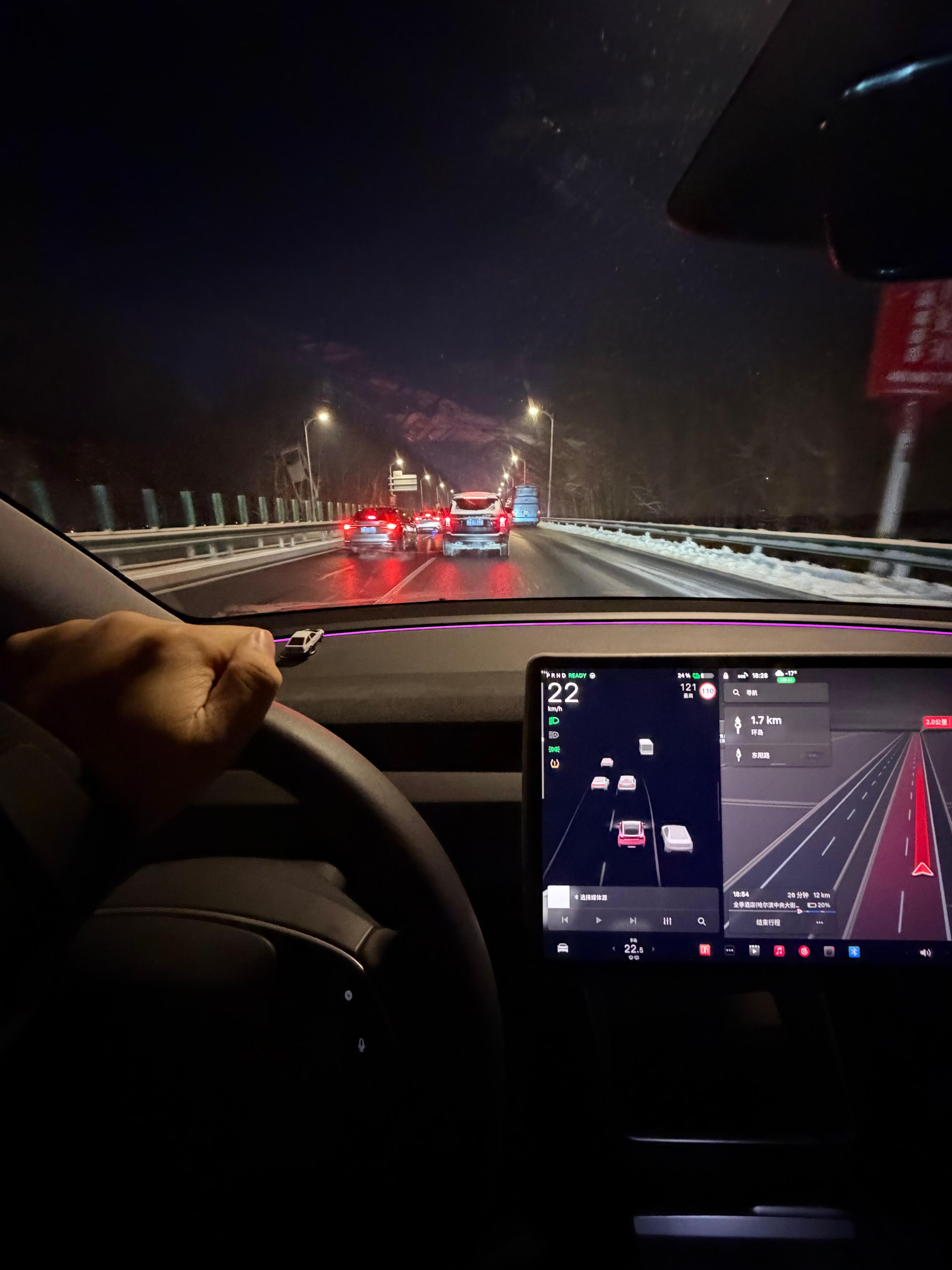 搞了个特斯拉开，太好开了焕新Y刚交付的时候开过一次，刹车太厚了，现在完全没问题了