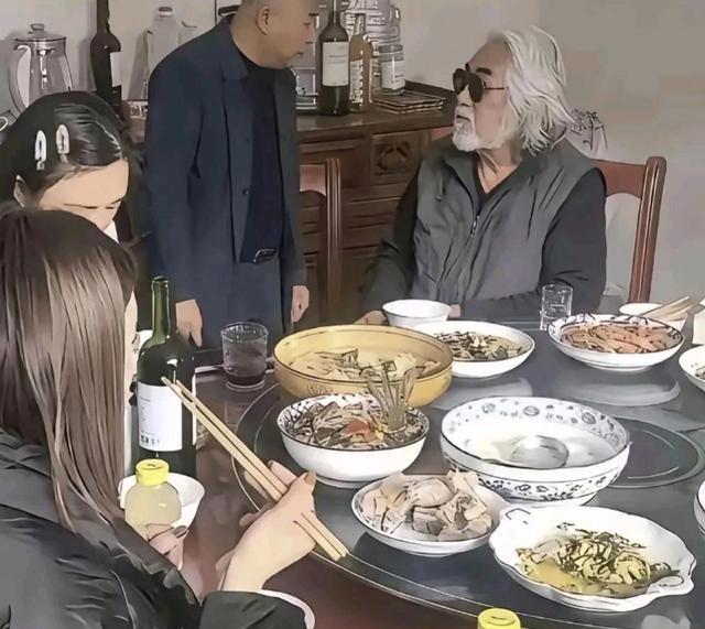 张纪中陪小31岁的老婆回娘家，这派头真是绝了。别人当女婿上门都老老实实的，他倒好