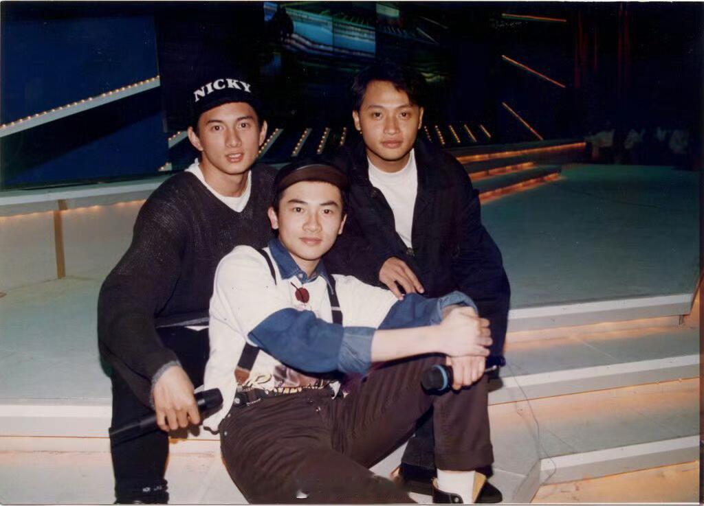 1994年11月23日，小虎队大型晚會「飛躍一百」彩排時合影。