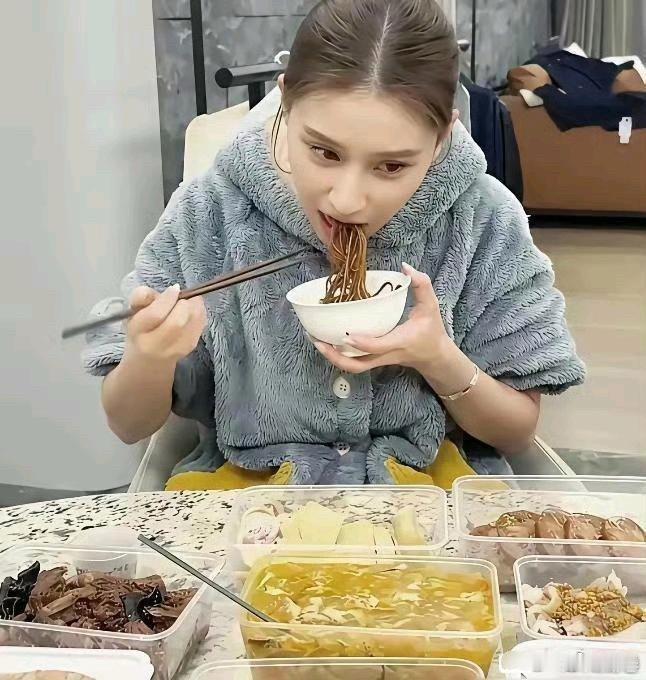 何超莲点的外卖，普通人吃一次就是奢侈了吧