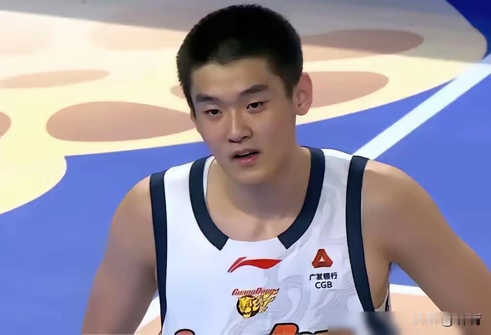杜锋真给机会！东莞男篮开赛至今已经取得4胜0负的战绩，在上一场对阵青岛队的比赛中