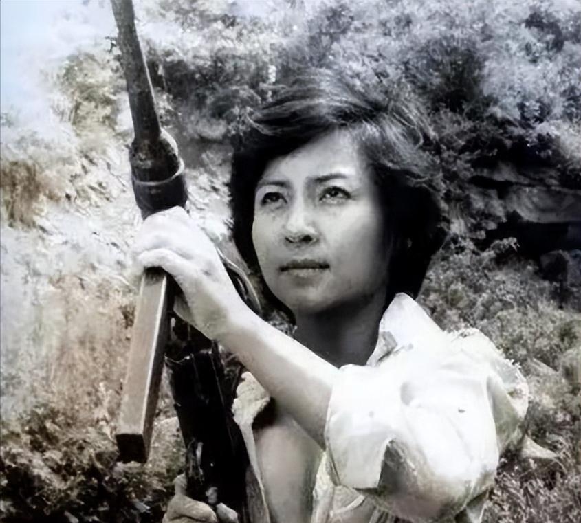 1975年，上百名美军惨死在越南美女特工阮文慧手下，美军悬赏10万未果，
