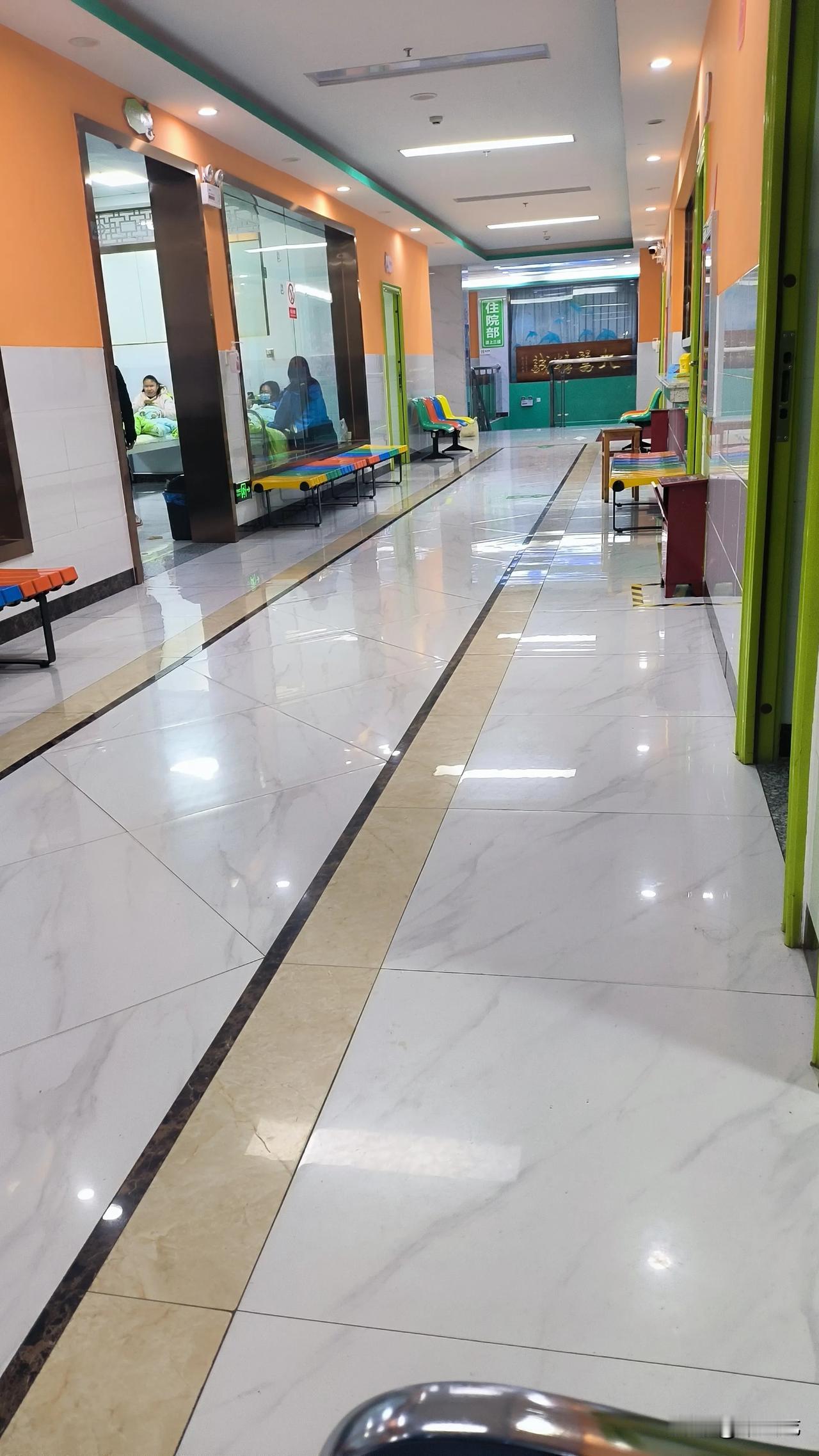 将近12点了，最后一瓶清开灵还没有吊完，明明已经打过流感疫苗和肺炎疫苗，为什么还