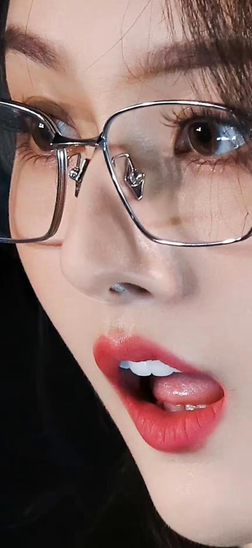 宋祖儿的唇形太诱人了