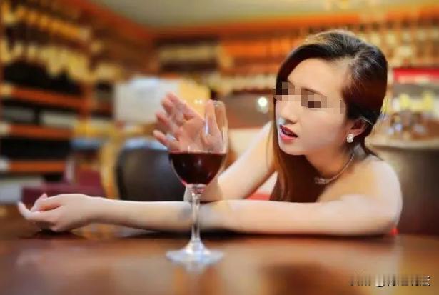 河南，王女士和已经分手一个月的前男友薛先生，还有闺蜜郭女士及共同的朋友李先生吃饭