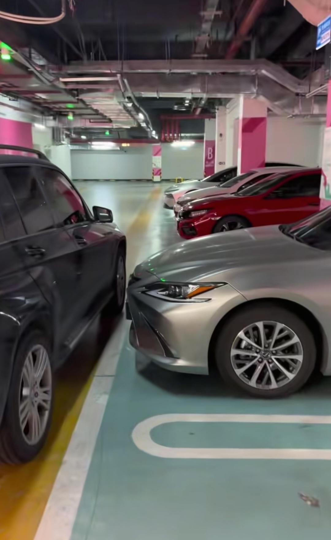 买的产权车位长期被占，联系车主挪车，车主竟说先到先得？男子买房的时候，直接把