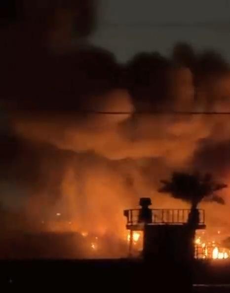 20日早些时候，伊拉克安全部门消息人士透露称，当天有美国军机在巴格达国际机场起降