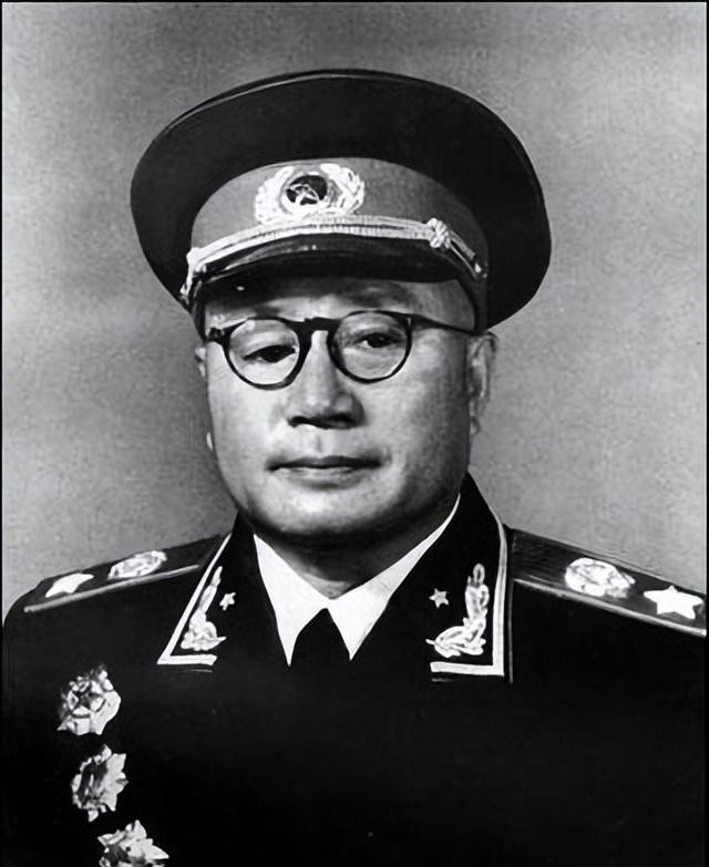 刘伯承在八路军总部揭朱德的短，他说：当年，朱老总曾被我打得到处跑。朱德，188